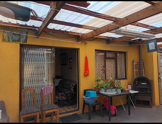 3 BEDROOM HOUSE FOR SALE IN PELIKAN PARK